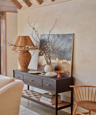 entryway side table with summer decor accessories
